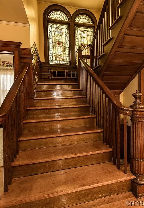 INSIDE PHOTOS 1903 NY Inventor Of Motion Picture Machine’s Mansion Lists For Just $419,900!
