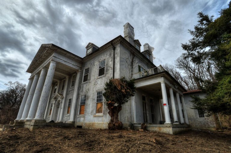“Breathing new life into history: The meticulous restoration of Selma Mansion in Leesburg, Virginia, honors its timeless grandeur while preserving its storied legacy for generations to come.”