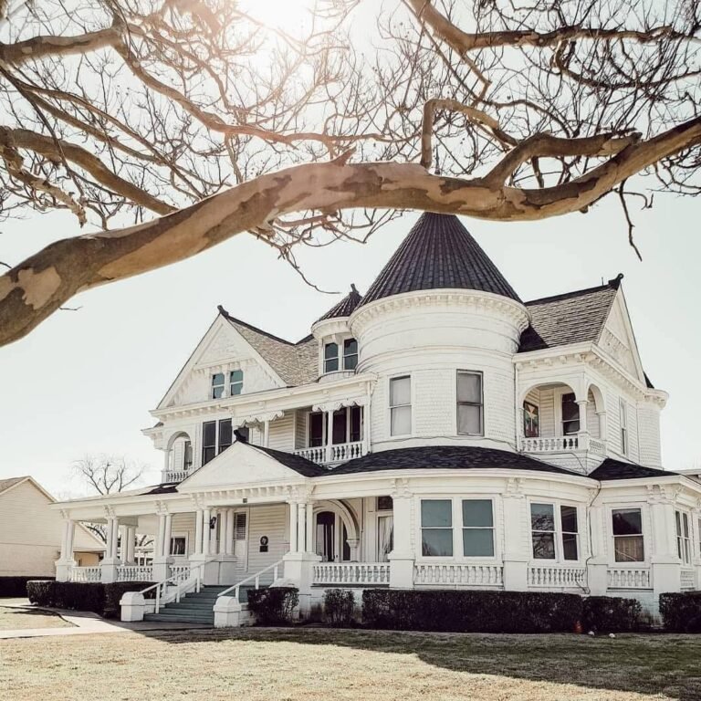 The Scarborough-Wise House: A Queen Anne Jewel in Bonham, Texas