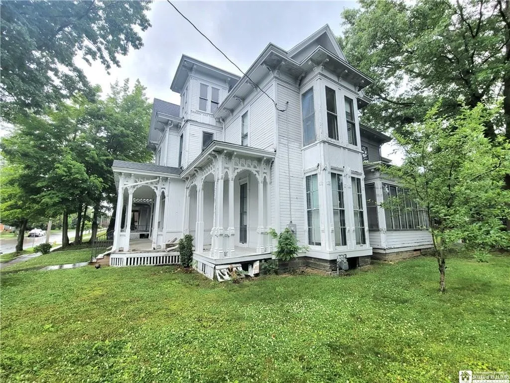 Jamestown NY 1870 Week’s Mansion With Beautiful Architectural Details 